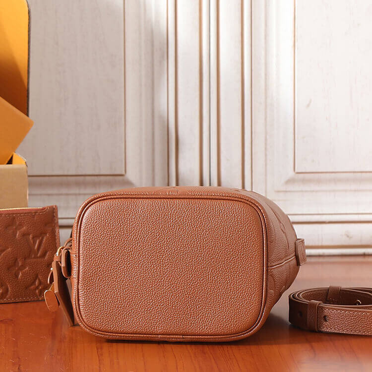 Replica LV All In BB M28820 (5)